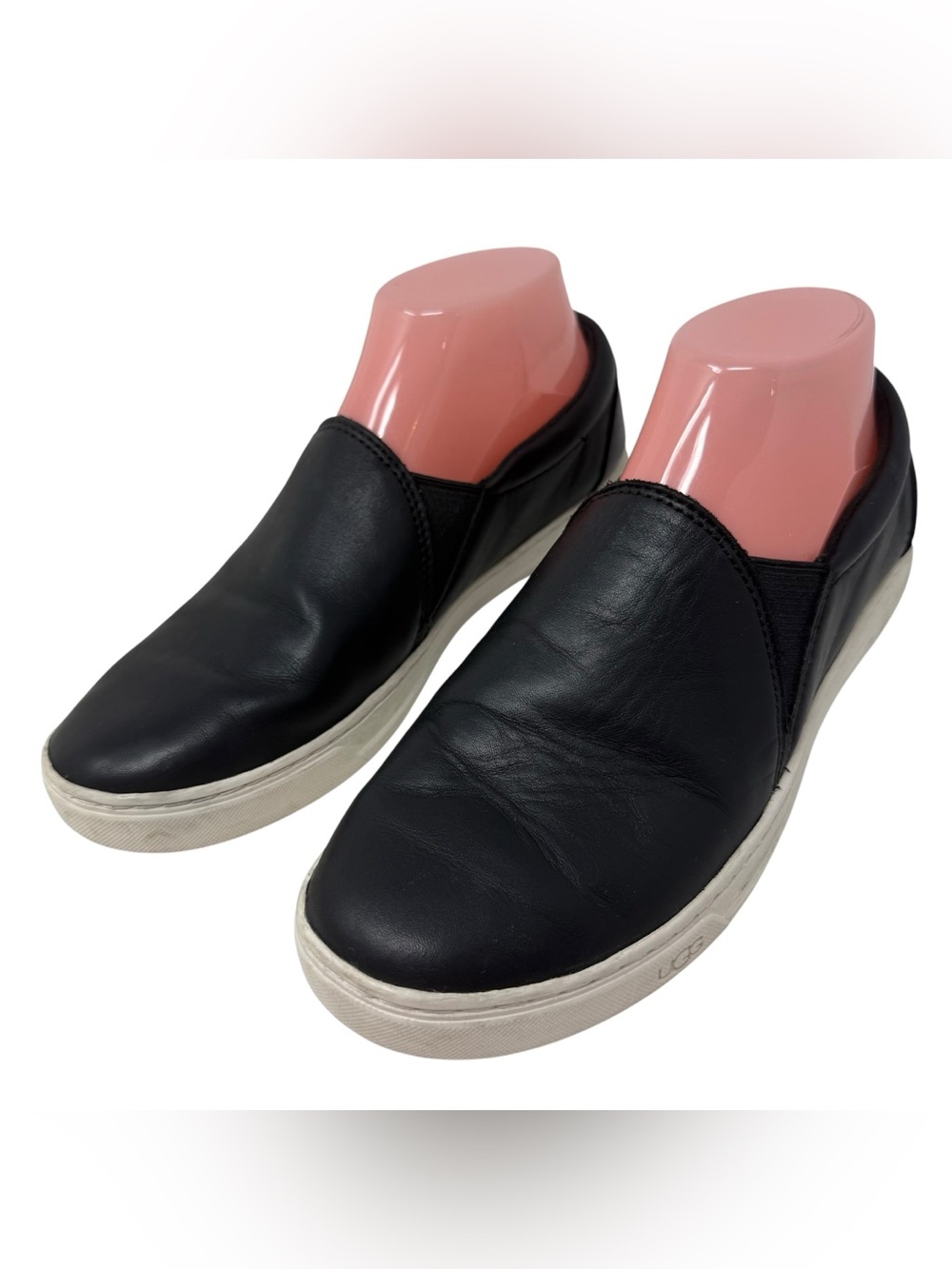 UGG® Alameda Women’s Size 8 Leather Slip-On Sneakers loafers black shoes